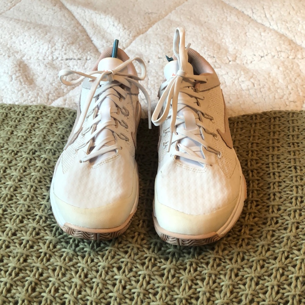 Nike tennis shoes